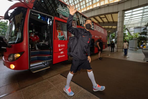 SINGAPORE - Wednesday, July 13, 2022: Liverpool's Roberto Firmino arrives at the Ritz-Carlton Hotel in Singapore on Day Four of the club's pre-season Asia Tour. (Pic by David Rawcliffe/Propaganda)