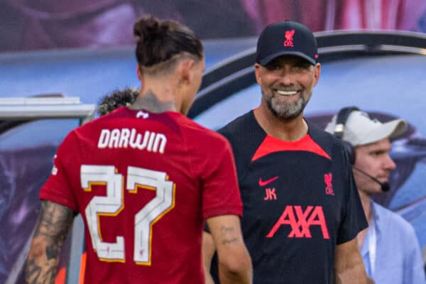 LEIPZIG, GERMANY - Thursday, July 21, 2022: Liverpool's manager Jürgen Klopp (R) and Darwin Núñez during a pre-season friendly match between RB Leipzig and Liverpool FC at the Red Bull Arena. (Pic by David Rawcliffe/Propaganda)