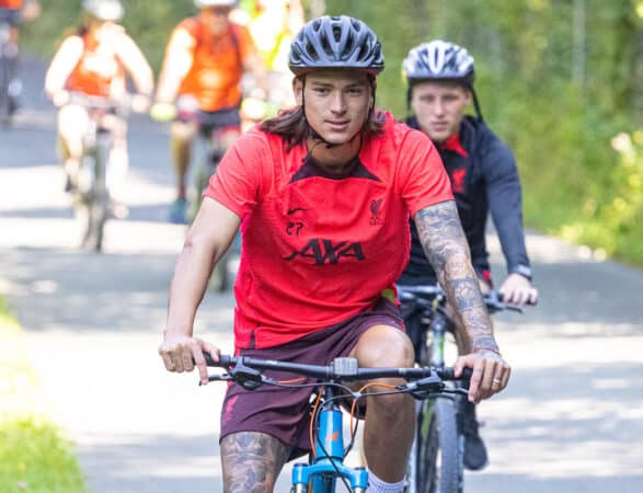 SAALFELDEN, AUSTRIA - Monday, July 25, 2022: Liverpool's Darwin Núñez arriving on a bicycle before a training session at during the club's pre-season training camp in Austria. (Pic by David Rawcliffe/Propaganda)