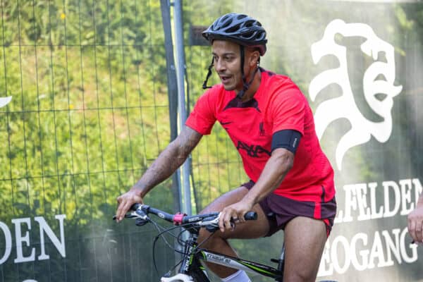 SAALFELDEN, AUSTRIA - Monday, July 25, 2022: Liverpool's Thiago Alcântara arriving on a bicycle before a training session at during the club's pre-season training camp in Austria. (Pic by David Rawcliffe/Propaganda)