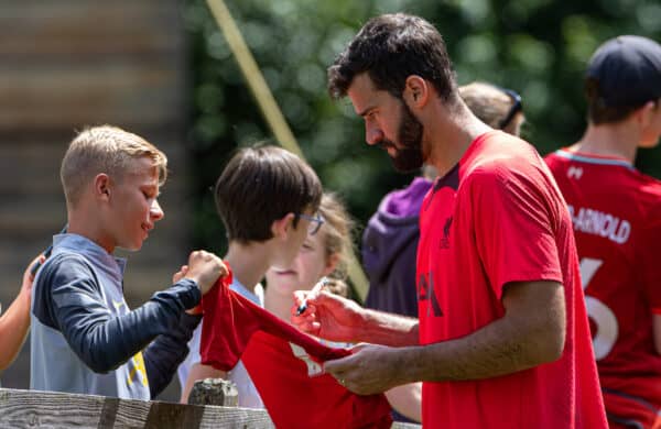SAALFELDEN, AUSTRIA - Tuesday, July 26, 2022: Liverpool's goalkeeper Alisson Becker signs autographs for supporters after a training session during the club's pre-season training camp in Austria. (Pic by David Rawcliffe/Propaganda)