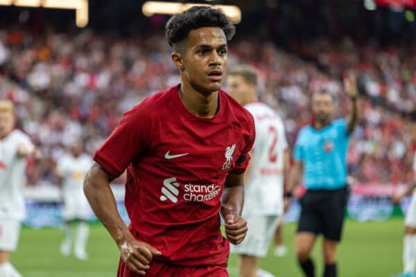 Salzburg, Österreich - Mittwoch, 27. Juli 2022: Fabio Carvalho aus Liverpool bei einem Freundschaftsspiel zwischen Red Bull Salzburg und Liverpool in der Red Bull Arena.  (Bild David Rawcliffe/Propaganda)