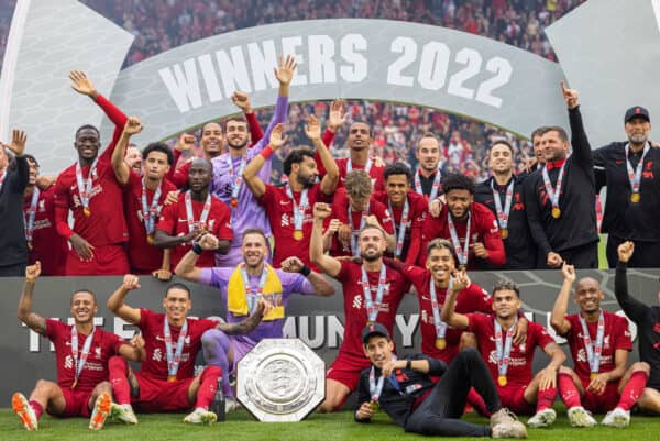 LEICESTER, ENGLAND - Saturday, July 30, 2022: Liverpool players celebrate with the trophy after the FA Community Shield friendly match between Liverpool FC and Manchester City FC at the King Power Stadium. Liverpool won 3-1. (Pic by David Rawcliffe/Propaganda)