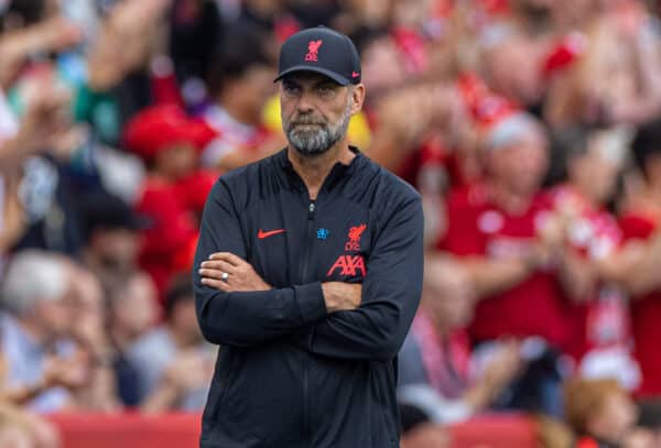 LEICESTER, ENGLAND - Saturday, July 30, 2022: Liverpool's manager Jürgen Klopp during the FA Community Shield friendly match between Liverpool FC and Manchester City FC at the King Power Stadium. (Pic by David Rawcliffe/Propaganda)