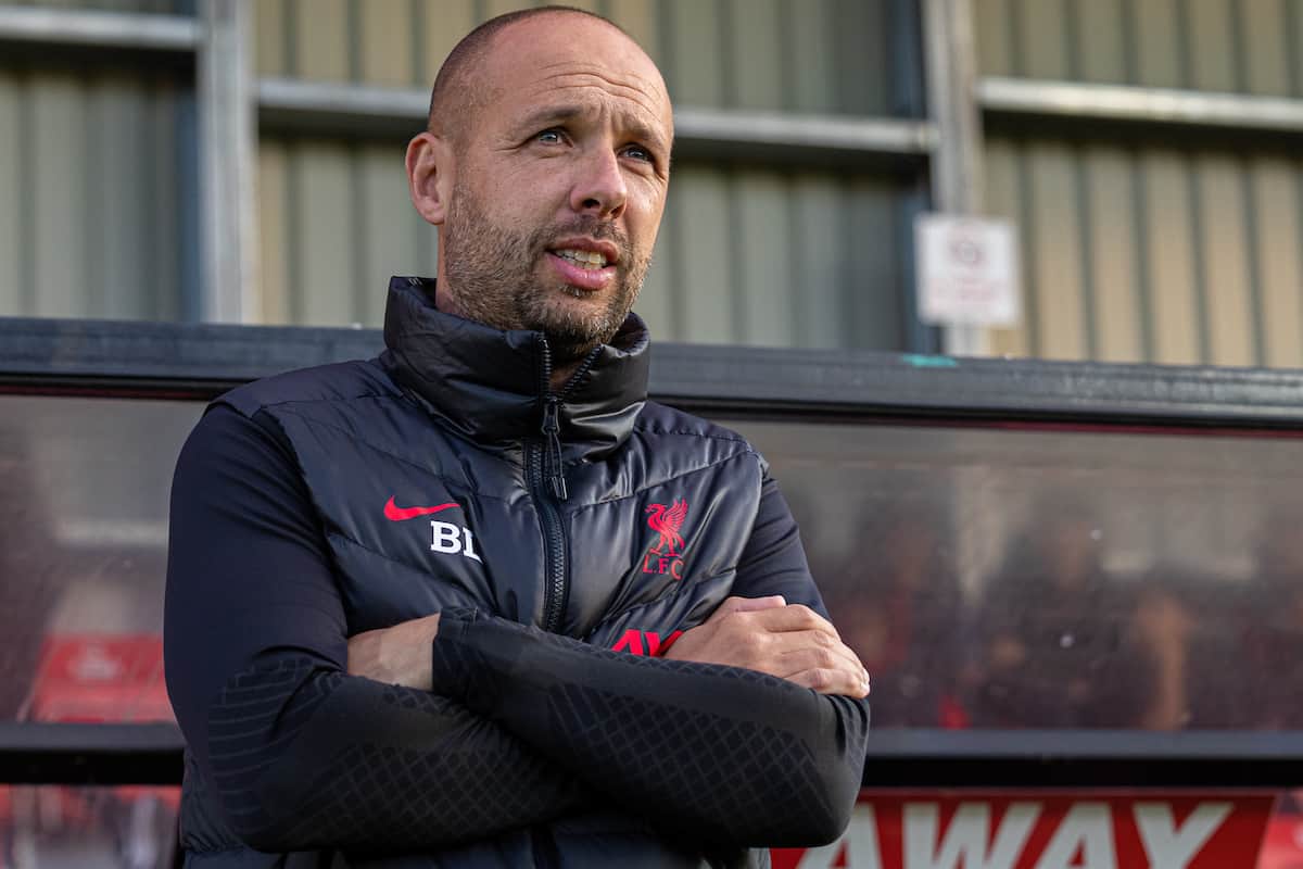 SALFORD, ENGLAND - Tuesday, August 30, 2022: Liverpool's Under-21's head coach Barry Lewtas during the English Football League Trophy Northern Group D match between Salford City FC and Liverpool FC Under-21's at Moor Lane. (Pic by David Rawcliffe/Propaganda)