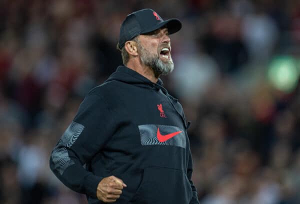 LIVERPOOL, ENGLAND - Wednesday, August 31, 2022: Liverpool's manager Jürgen Klopp celebrates after the FA Premier League match between Liverpool FC and Newcastle United FC at Anfield. Liverpool won 2-1. (Pic by David Rawcliffe/Propaganda)