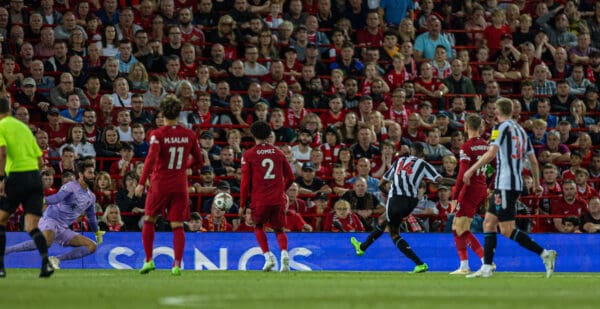 LIVERPOOL, ENGLAND - Wednesday, August 31, 2022: Newcastle United's Alexander Isak scores the opening goal during the FA Premier League match between Liverpool FC and Newcastle United FC at Anfield. (Pic by David Rawcliffe/Propaganda)