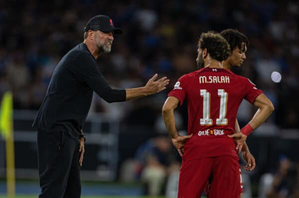 NAPLES, ITALY - Wednesday, September 7, 2022: Liverpool's manager Jürgen Klopp (L) speaks with Mohamed Salah during the UEFA Champions League Group A matchday 1 game between SSC Napoli and Liverpool FC at the Stadio Diego Armando Maradona. (Pic by David Rawcliffe/Propaganda)