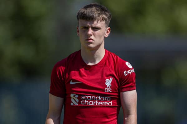 NAPOLI, ITALIA - Miercuri, 7 septembrie 2022: Ben Duak de la Liverpool în timpul meciului din grupa A UEFA Youth League dintre Napoli FC U19 și clubul Liverpool U19 din Giuseppe Piccolo.  (Imagine David Rawcliffe/Propaganda)