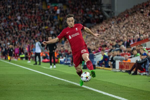 LIVERPOOL, INGLATERRA - Martes, 13 de septiembre de 2022: Diogo Jota de Liverpool durante el partido de segunda ronda del Grupo A de la Liga de Campeones de la UEFA entre el Liverpool FC y el AFC Ajax en Anfield.  (Foto de David Rawcliffe/Propaganda)