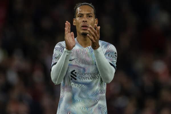 LONDON, ENGLAND - Sunday, October 9, 2022: Liverpool's Virgil van Dijk applauds the supporters after the FA Premier League match between Arsenal FC and Liverpool FC at the Emirates Stadium. (Pic by David Rawcliffe/Propaganda)