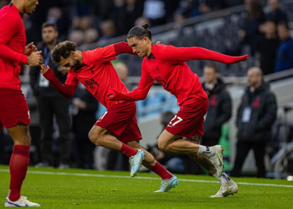 LONDON, ENGLAND - Sunday, November 6, 2022: Liverpool's Mohamed Salah (L) and Darwin Núñez (R) during the pre-match warm-up before the FA Premier League match between Tottenham Hotspur FC and Liverpool FC at the Tottenham Hotspur Stadium. (Pic by David Rawcliffe/Propaganda)