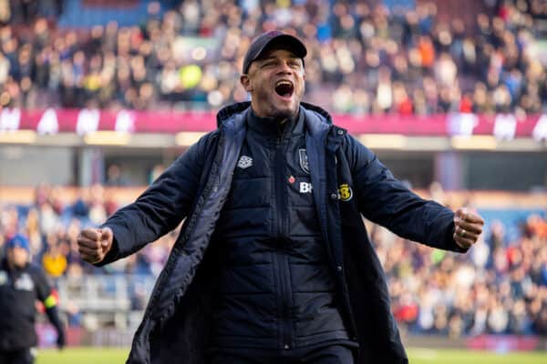 BURNLEY, ENGLAND - Sunday, November 13, 2022: Burnley's manager Vincent Kompany celebrates after the Football League Championship match between Burnley FC and Blackburn Rovers FC at Turf Moor. Burnley won 3-0. (Pic by David Rawcliffe/Propaganda)