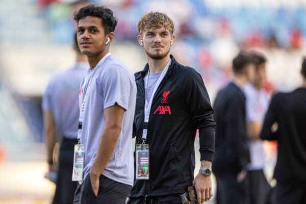 DUBAI, UNITED ARAB EMIRATES - Sunday, December 11, 2022: Liverpool's Harvey Elliott (R) before the Dubai Super Cup 2022 match between Liverpool FC and Olympique Lyonnais at Al Maktoum Stadium. (Pic by David Rawcliffe/Propaganda)