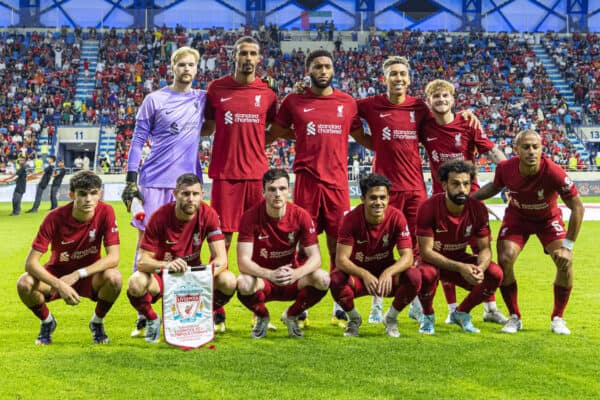 DUBAI, UNITED ARAB EMIRATES - Sunday, December 11, 2022: Liverpool players line-up for a team group photograph before the Dubai Super Cup 2022 match between Liverpool FC and Olympique Lyonnais at Al Maktoum Stadium. (Pic by David Rawcliffe/Propaganda)