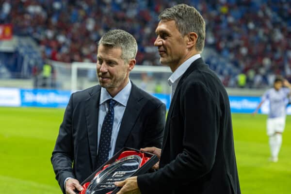 DUBAI, UNITED ARAB EMIRATES - Friday, December 16, 2022: Liverpool's Chief Executive Officer Billy Hogan (L) presents a gift to AC Milan's Paulo Maldini before the Dubai Super Cup 2022 match between Liverpool FC and AC Milan at the Al Maktoum Stadium. (Pic by David Rawcliffe/Propaganda)