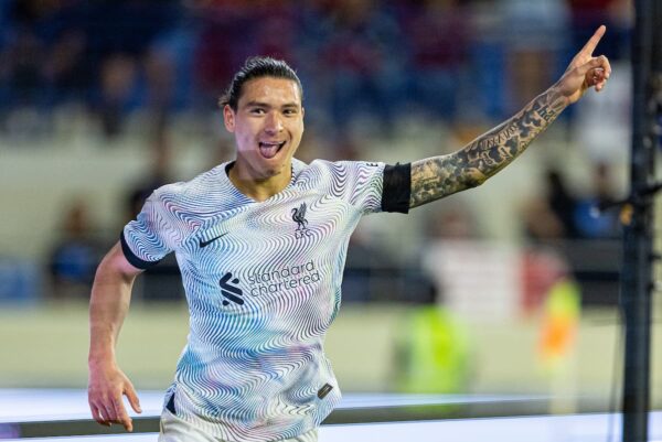 DUBAI, UNITED ARAB EMIRATES - Friday, December 16, 2022: Liverpool's Darwin Núñez celebrates after scoring the third goal during the Dubai Super Cup 2022 match between Liverpool FC and AC Milan at the Al Maktoum Stadium. (Pic by David Rawcliffe/Propaganda)