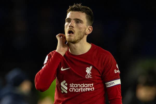 BRIGHTON & HOVE, INGLATERRA - Sábado, 14 de enero de 2023: Andy Robertson de Liverpool parece abatido después del partido de la FA Premier League entre Brighton & Hove Albion FC y Liverpool FC en el Falmer Stadium.  Brighton ganó 3-0.  (Foto de David Rawcliffe/Propaganda)