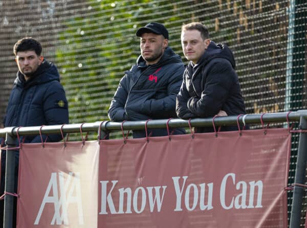 LIVERPOOL, ENGLAND - Sunday, February 19, 2023: Liverpool senior player Alex Oxlaide-Chamberlain (C) looks on during the Premier League 2 Division 1 match between Liverpool FC Under-21's and Chelsea FC Under-21's at the Liverpool Academy. (Pic by David Rawcliffe/Propaganda)