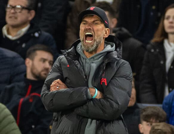 LONDON, ENGLAND - Tuesday, April 4, 2023: Liverpool's manager Jürgen Klopp reacts during the FA Premier League match between Chelsea FC and Liverpool FC at Stamford Bridge. (Pic by David Rawcliffe/Propaganda)