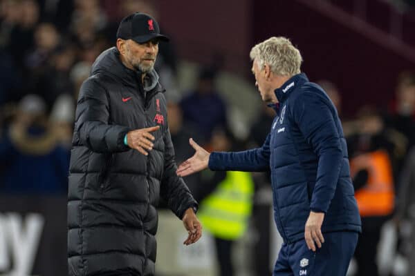 LONDON, ENGLAND - Wednesday, April 26, 2023: Liverpool's manager Jürgen Klopp (L) shakes hands with West Ham United's manager David Moyes after the FA Premier League match between West Ham United FC and Liverpool FC at the London Stadium. (Pic by David Rawcliffe/Propaganda)