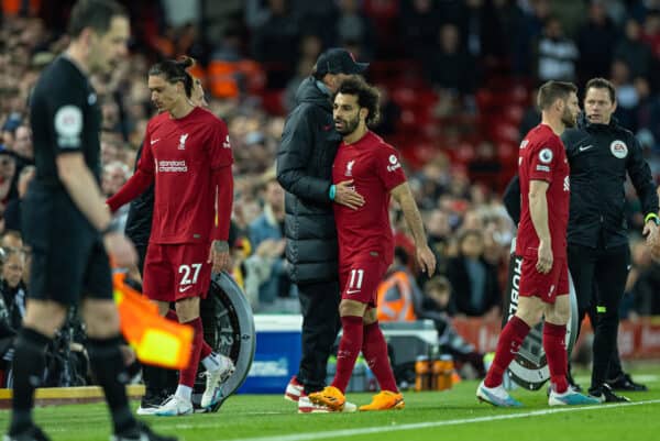 LIVERPOOL, ENGLAND - Wednesday, May 3, 2023: Liverpool's Darwin Núñez (L) and Mohamed Salah are substituted by manager Jürgen Klopp during the FA Premier League match between Liverpool FC and Fulham FC at Anfield. (Pic by David Rawcliffe/Propaganda)