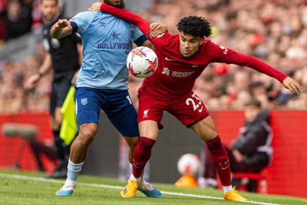 LIVERPOOL, ENGLAND - Saturday, May 6, 2023: Liverpool's Luis Díaz (R) is challenged by Brentford's Bryan Mbeumo during the FA Premier League match between Liverpool FC and Brentford FC at Anfield. (Pic by David Rawcliffe/Propaganda)