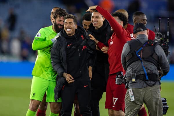 LEICESTER, ENGLAND - Monday, May 15, 2023: Liverpool's Roberto Firmino celebrates with team-mates after the FA Premier League match between Leicester City FC and Liverpool FC at the King Power Stadium. (Pic by David Rawcliffe/Propaganda)