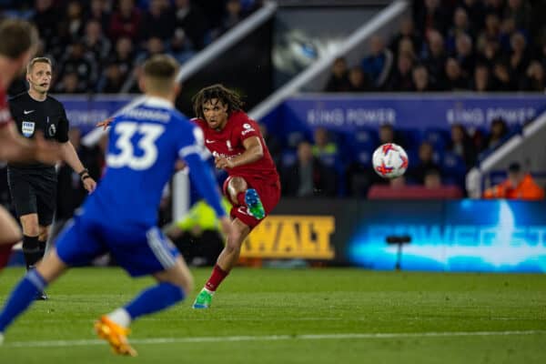 LEICESTER, INGLATERRA - Lunes, 15 de mayo de 2023: Trent Alexander-Arnold de Liverpool anota el tercer gol durante el partido de la FA Premier League entre Leicester City FC y Liverpool FC en el King Power Stadium.  (Foto de David Rawcliffe/Propaganda)