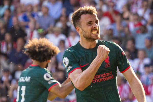 SOUTHAMPTON, INGLATERRA - Domingo, 28 de mayo de 2023: Diogo Jota de Liverpool celebra después de marcar el cuarto gol, para nivelar el marcador en 4-4, durante el partido de la FA Premier League entre Southampton FC y Liverpool FC en el St Mary's Stadium.  (Foto de David Rawcliffe/Propaganda)