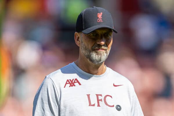 SOUTHAMPTON, ENGLAND - Sunday, May 28, 2023: Liverpool's manager Jürgen Klopp during the pre-match warm-up before the FA Premier League match between Southampton FC and Liverpool FC at St Mary's Stadium. (Pic by David Rawcliffe/Propaganda)