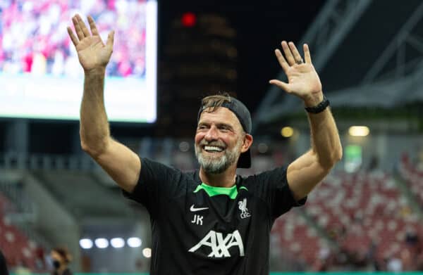 SINGAPORE - Saturday, July 29, 2023: Liverpool's manager Jürgen Klopp waves to supporters after a training session ahead of the pre-season friendly match between Liverpool FC and Leicester City FC at the Singapore National Stadium. (Pic by David Rawcliffe/Propaganda)