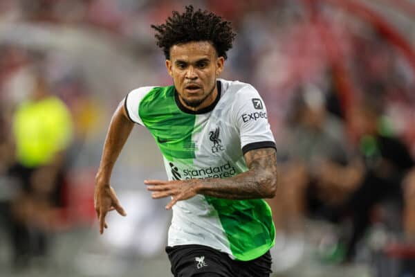 SINGAPORE - Sunday, July 30, 2023: Liverpool's Luis Díaz during a pre-season friendly match between Liverpool FC and Leicester City FC at the Singapore National Stadium. (Pic by David Rawcliffe/Propaganda)
