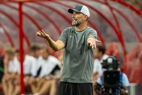 SINGAPORE - Wednesday, August 2, 2023: Liverpool's manager Jürgen Klopp during a pre-season friendly match between Liverpool FC and FC Bayern Munich FC at the Singapore National Stadium. Bayern won 4-3. (Pic by David Rawcliffe/Propaganda)