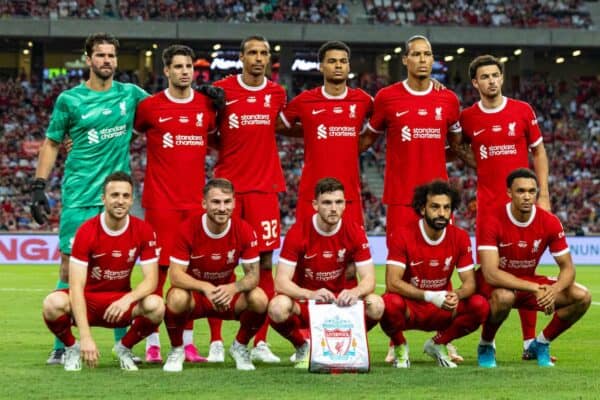 SINGAPORE - Wednesday, August 2, 2023: Liverpool players line-up for a team group photograph before a pre-season friendly match between Liverpool FC and FC Bayern Munich FC at the Singapore National Stadium. (Pic by David Rawcliffe/Propaganda)