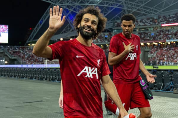 SINGAPORE - Wednesday, August 2, 2023: Liverpool's Mohamed Salah waves to supporters after a pre-season friendly match between Liverpool FC and FC Bayern Munich FC at the Singapore National Stadium. Bayern won 4-3. (Pic by David Rawcliffe/Propaganda)