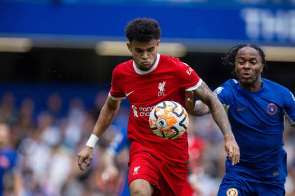 LONDON, ENGLAND - Sunday, August 13, 2023: Liverpool's Luis Díaz (L) is challenged by Chelsea's Raheem Sterling during the FA Premier League match between Chelsea FC and Liverpool FC at Stamford Bridge. (Pic by David Rawcliffe/Propaganda)