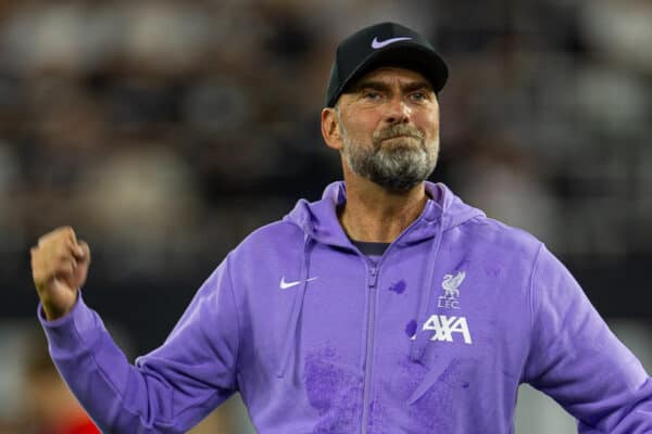 LINZ, AUSTRIA - Thursday, September 21, 2023: Liverpool's manager Jürgen Klopp celebrates after the UEFA Europa League Group E matchday 1 game between LASK and Liverpool FC at the Raiffeisen Arena. Liverpool won 3-1. (Pic by David Rawcliffe/Propaganda)