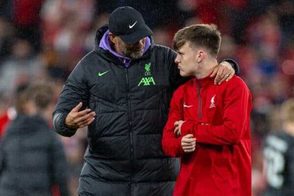 LIVERPOOL, ENGLAND - Wednesday, September 27, 2023: Liverpool's manager Jürgen Klopp (L) speaks with Ben Doak after the Football League Cup 3rd Round match between Liverpool FC and Leicester City FC at Anfield. (Pic by David Rawcliffe/Propaganda)