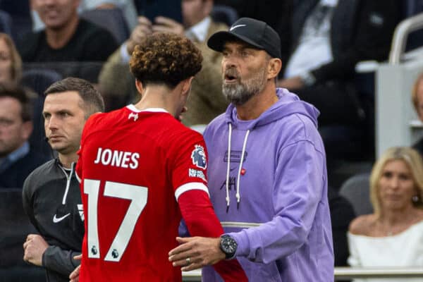 LONDON, ENGLAND - Saturday, September 30, 2023: Liverpool's Curtis Jones walks off past manager Jürgen Klopp after being shown a red card and sent off during the FA Premier League match between Tottenham Hotspur FC and Liverpool FC at the Tottenham Hotspur Stadium. (Pic by David Rawcliffe/Propaganda)