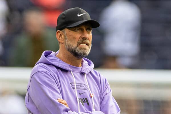 LONDON, ENGLAND - Saturday, September 30, 2023: Liverpool's manager Jürgen Klopp during the pre-match warm-up before the FA Premier League match between Tottenham Hotspur FC and Liverpool FC at the Tottenham Hotspur Stadium. (Pic by David Rawcliffe/Propaganda)