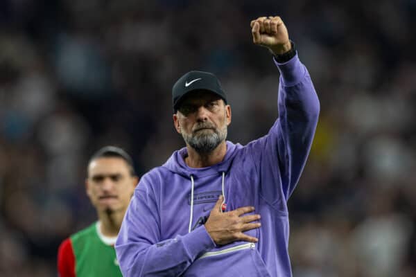 LONDON, ENGLAND - Saturday, September 30, 2023: Liverpool's manager Jürgen Klopp gestures to the travelling supporters after the FA Premier League match between Tottenham Hotspur FC and Liverpool FC at the Tottenham Hotspur Stadium. Tottenham won 2-1. (Pic by David Rawcliffe/Propaganda)