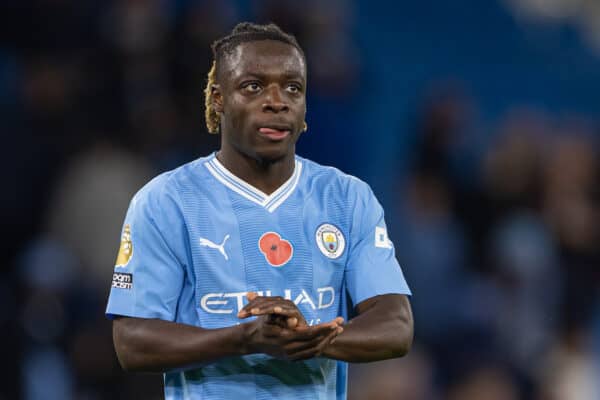 MANCHESTER, ENGLAND - Saturday, November 4, 2023: Manchester City's Jeremy Doku applauds the supporters after the FA Premier League match between Manchester City FC and AFC Bournemouth at the City of Manchester Stadium. Man City won 6-1. (Photo by David Rawcliffe/Propaganda)