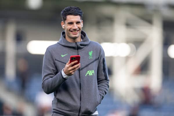 LUTON, ENGLAND - Sunday, November 5, 2023: Liverpool's Dominik Szoboszlai on the pitch before the FA Premier League match between Luton Town FC and Liverpool FC at Kenilworth Road. (Photo by David Rawcliffe/Propaganda)