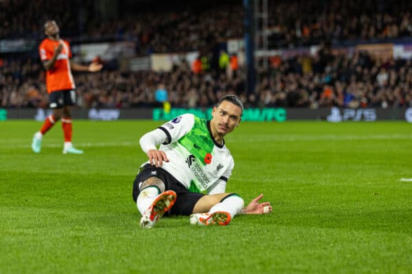 LUTON, ENGLAND - Sunday, November 5, 2023: Liverpool's Darwin Núñez looks dejected after missing a chance during the FA Premier League match between Luton Town FC and Liverpool FC at Kenilworth Road. (Photo by David Rawcliffe/Propaganda)