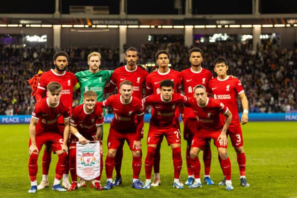 TOULOUSE, ENGLAND - Thursday, November 9, 2023: Liverpool players line-up for a team group photograph before the UEFA Europa League Group E match-day 4 game between Toulouse FC and Liverpool FC at the Stadium de Toulouse. (Photo by David Rawcliffe/Propaganda)