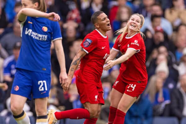 LONDON, ENGLAND - Saturday, November 18, 2023: Liverpool's Shanice van de Sanden celebrates her side's first equalising goal after forcing an own-goal during the FA Women’s Super League game between Chelsea FC Women and Liverpool FC Women at Stamford Bridge. (Photo by David Rawcliffe/Propaganda)