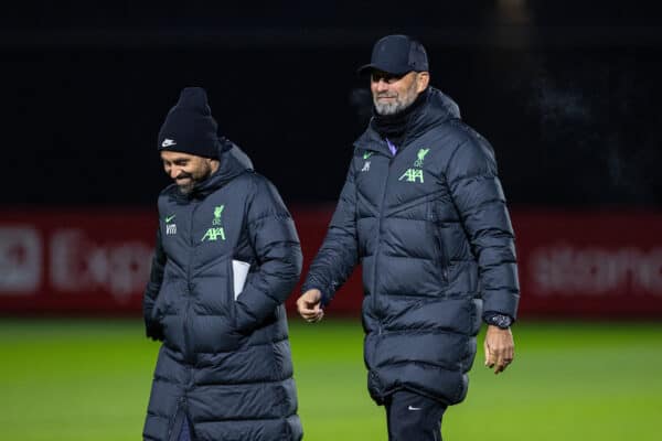 LIVERPOOL, ENGLAND - Wednesday, November 29, 2023: Liverpool's manager Jürgen Klopp (R) and elite development coach Vitor Matos during a training session at the AXA Training Centre ahead of the UEFA Europa League Group E match between Liverpool FC and LASK. (Photo by David Rawcliffe/Propaganda)