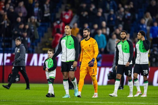 BURNLEY, ENGLAND - Tuesday, December 26, 2023: Liverpool's captain Virgil van Dijk leads his side out before the FA Premier League match between Burnley FC and Liverpool FC at Turf Moor. (Photo by David Rawcliffe/Propaganda)