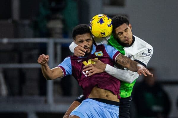 BURNLEY, ENGLAND - Tuesday, December 26, 2023: Liverpool's Jarell Quansah (R) challenges for a header with Burnley's Lyle Foster during the FA Premier League match between Burnley FC and Liverpool FC at Turf Moor. (Photo by David Rawcliffe/Propaganda)